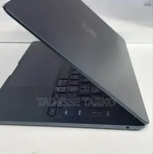 New Laptop Apple MacBook Air 2022 M2 8GB Apple M2 SSD 256GB
