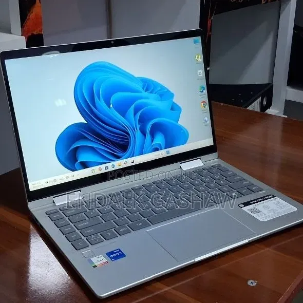 New Laptop HP Envy x360 8GB Intel Core i5 SSD 512GB