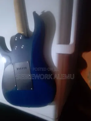 Lucky Star ኤሌትርክ ጊታር