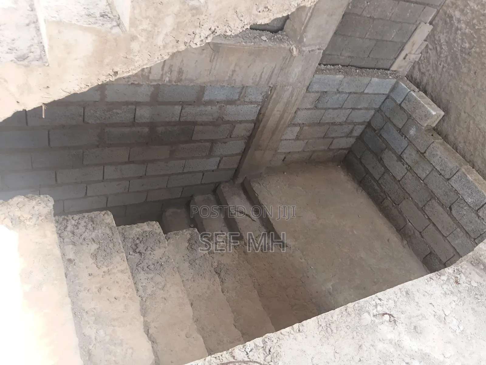 8bdrm House in Gullele for sale