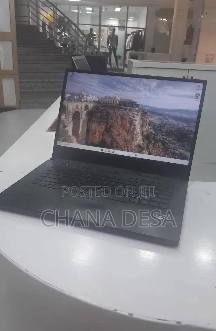 New Laptop Asus 16GB AMD Ryzen 7 SSD 512GB