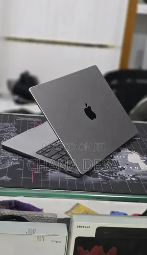New Laptop Apple MacBook Pro 2023 M3 8GB Apple M3 Pro SSD 512GB