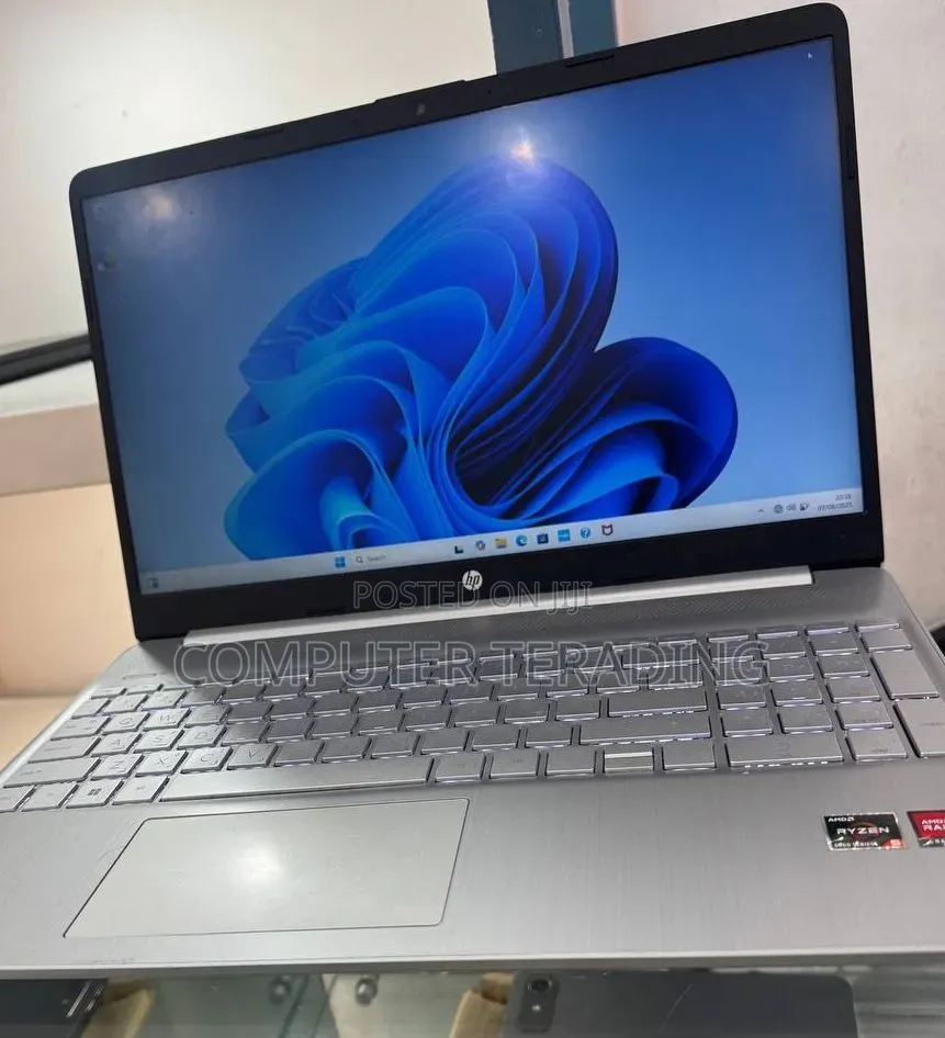 New Laptop HP Stream Notebook 8GB AMD Ryzen 5 SSD 512GB