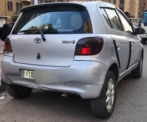 Toyota Vitz 1999 Silver