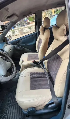 Toyota Vitz 1999 Silver