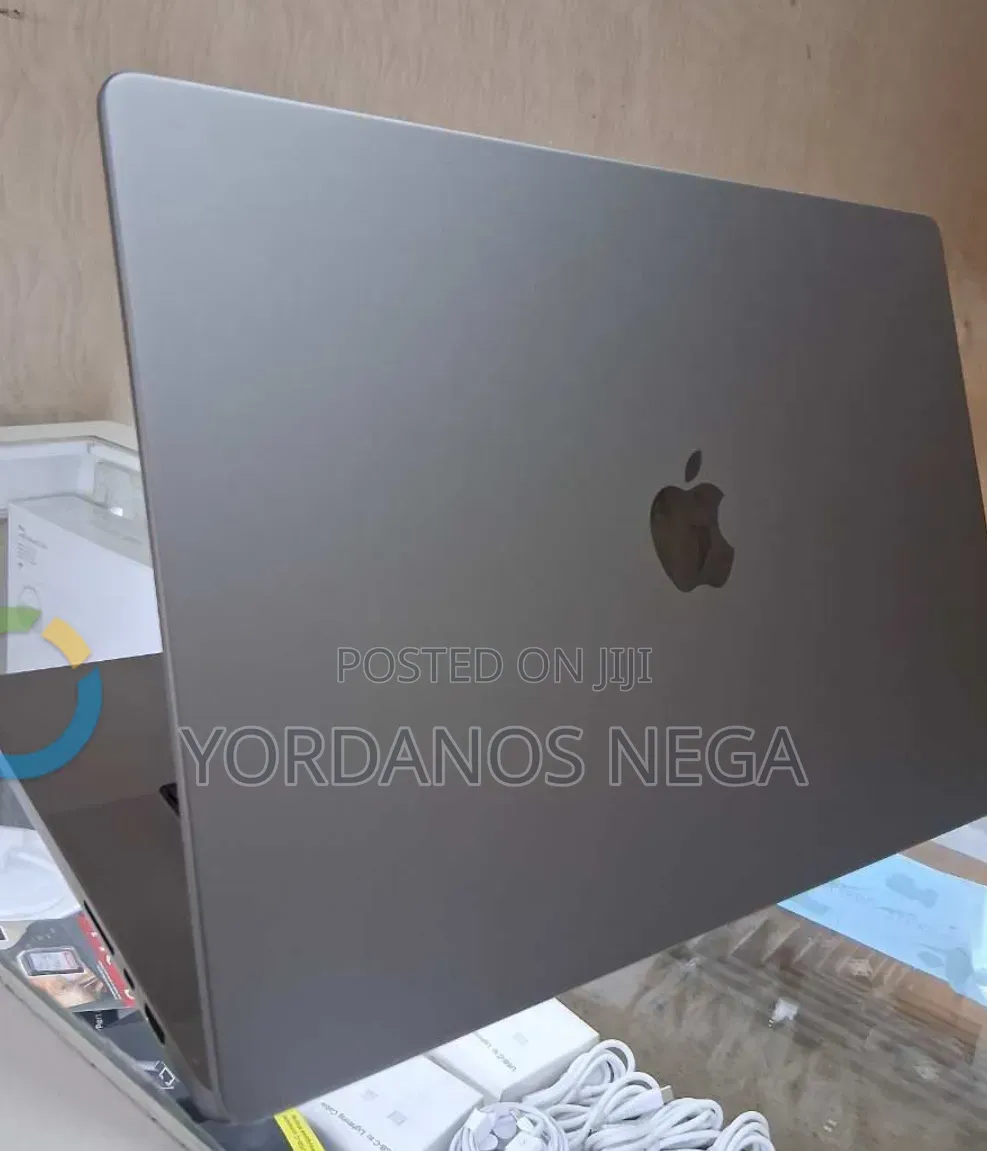 New Laptop Apple MacBook Pro 2021 M1 16GB Apple M1 Pro SSD 1T