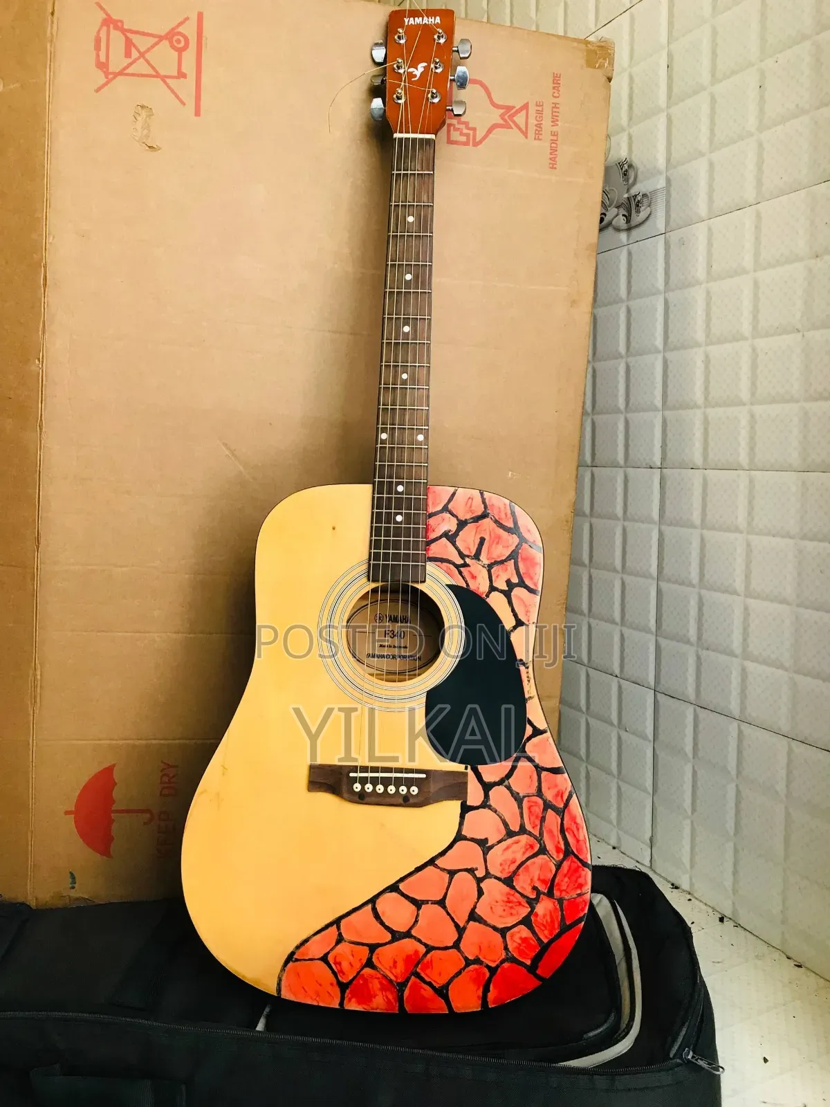 Yamaha F340 Acoustic Guitar