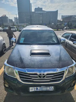 Toyota Hilux 2014 Black