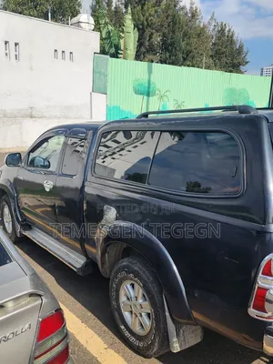 Toyota Hilux 2014 Black