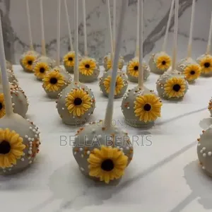 Cake Pops and Beyond With Different Flavors and Docrations