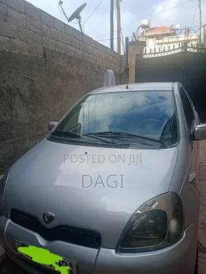 Toyota Vitz 2003 Silver