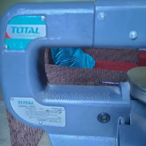 ቅርፃቅርፅ መስሪያ Scroll Saw
