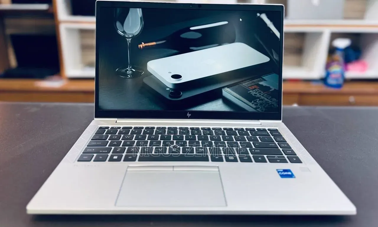 New Laptop HP EliteBook 840 G8 16GB Intel Core i7 SSD 512GB