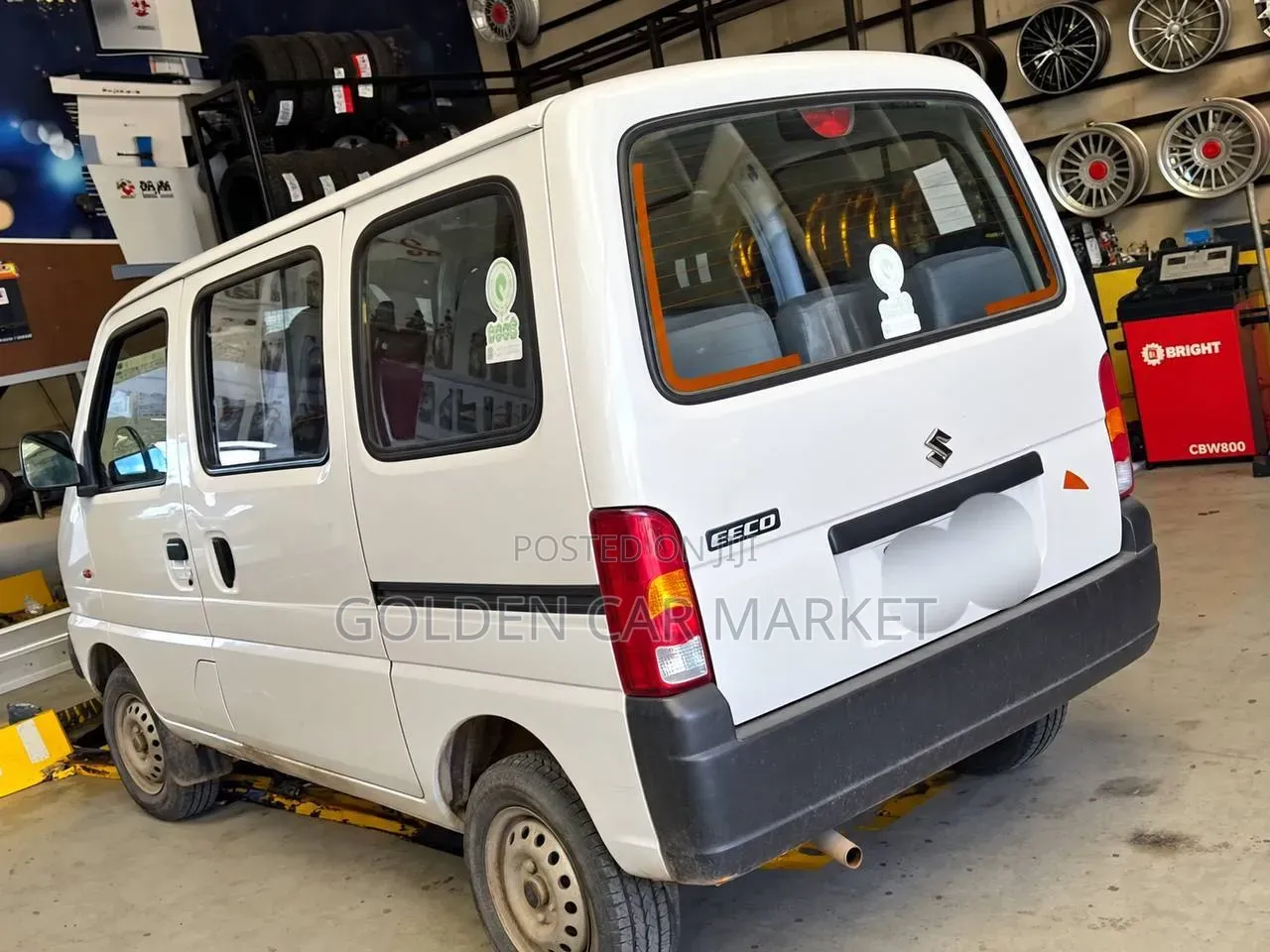 Suzuki Eeco 2025 White