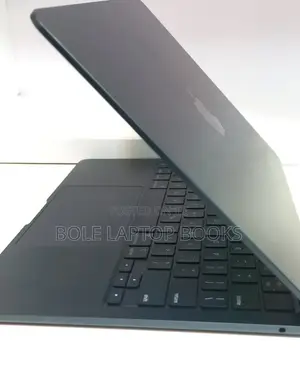 New Laptop Apple MacBook Air 2022 M2 8GB Intel Core i7 SSD 256GB
