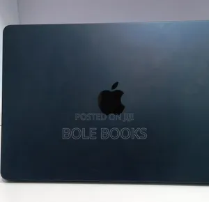 New Laptop Apple MacBook Air 2022 M2 8GB Intel Core i7 SSD 256GB