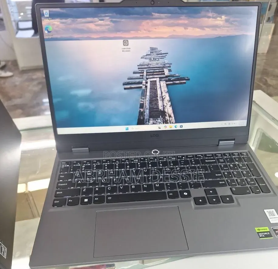 New Laptop Lenovo 16GB AMD Ryzen 5 SSD 512GB