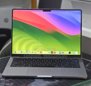 New Laptop Apple MacBook Pro 2024 M3 8GB Apple M3 Pro SSD 512GB