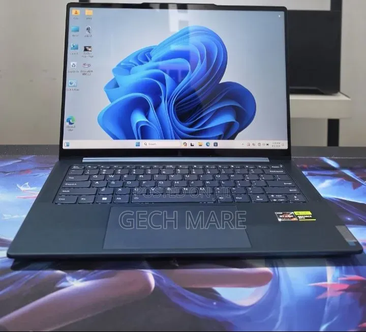 New Laptop Lenovo Yoga 330 16GB AMD Ryzen 7 SSD 512GB