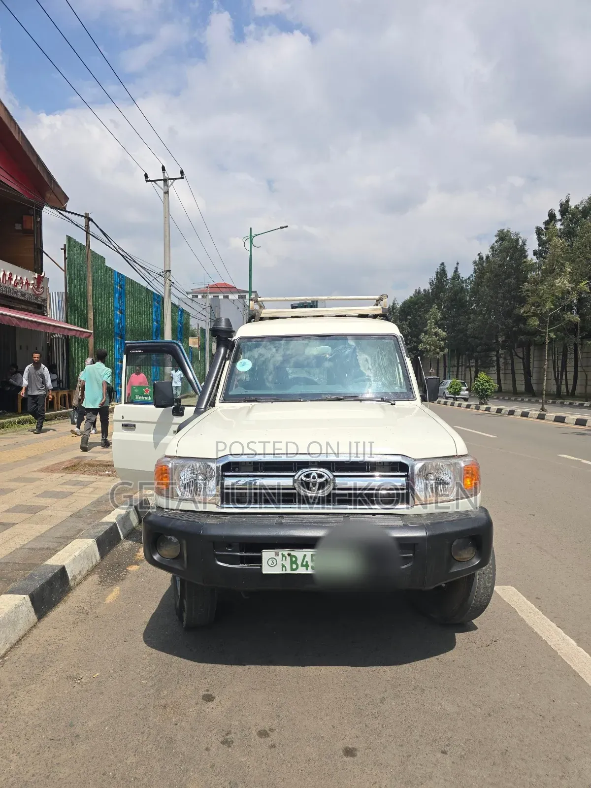 Toyota Land Cruiser 2016 White
