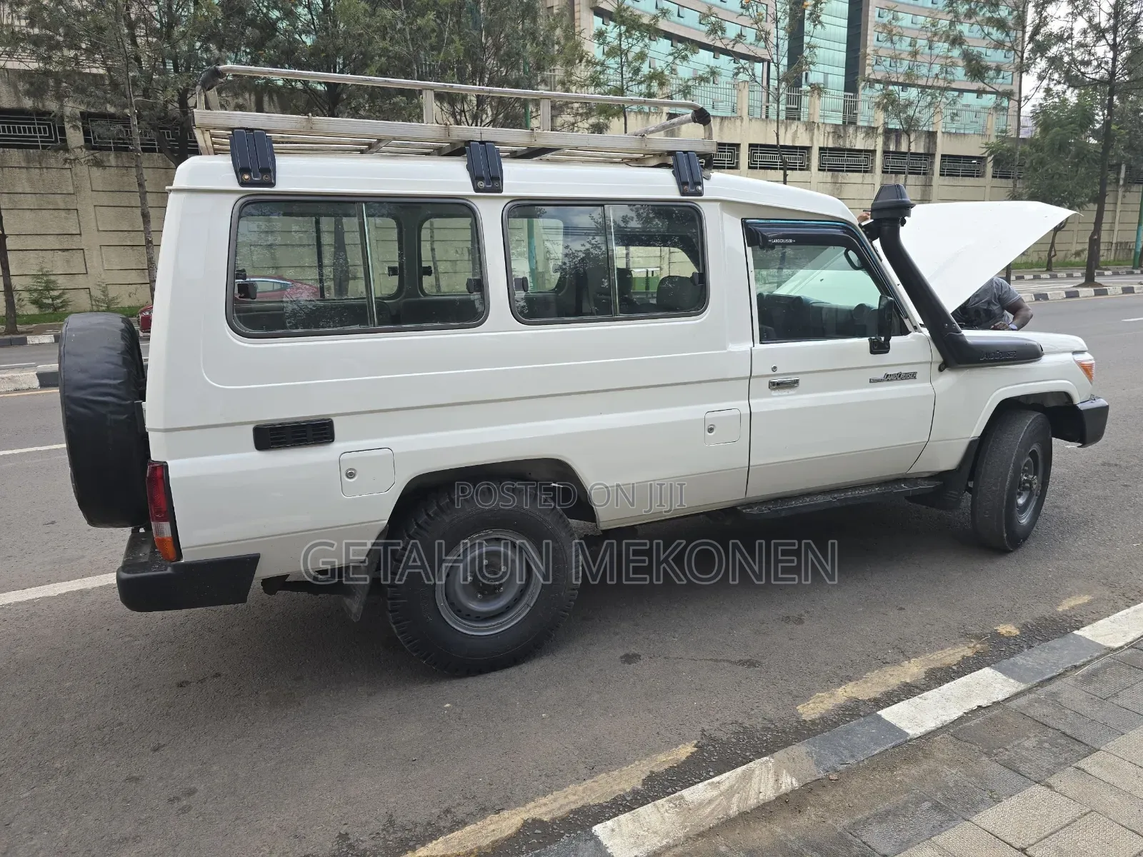 Toyota Land Cruiser 2016 White
