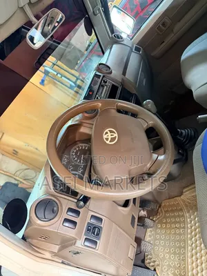 Toyota Land Cruiser 2011 White