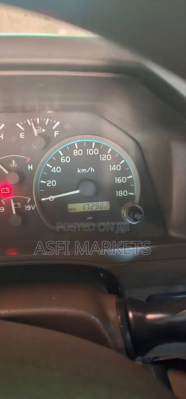 Toyota Land Cruiser 2011 White