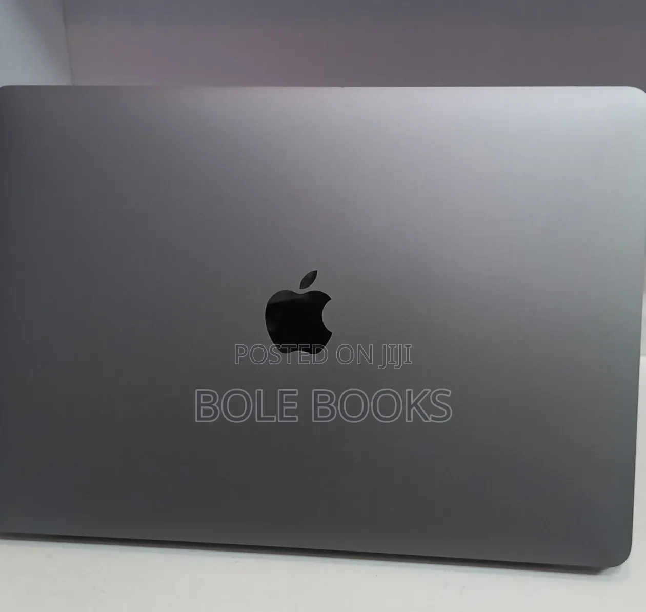 New Laptop Apple MacBook Pro 2021 M1 8GB Intel Core i5 SSD 256GB