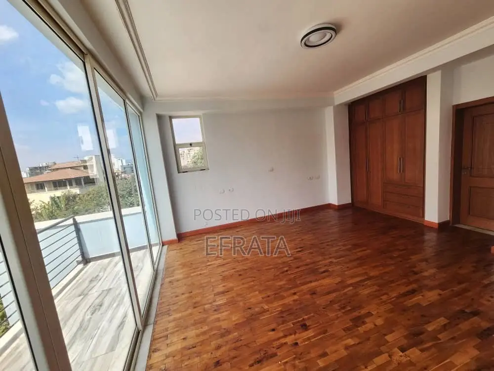 7bdrm Apartment in Bole for rent