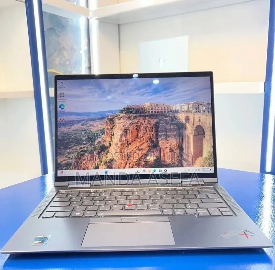 New Laptop Lenovo ThinkPad X1 Yoga 16GB Intel Core i7 SSD 512GB