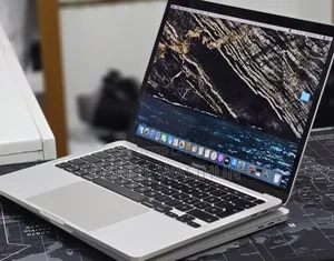 New Laptop Apple MacBook Pro 2020 32GB Intel Core i7 SSD 512GB