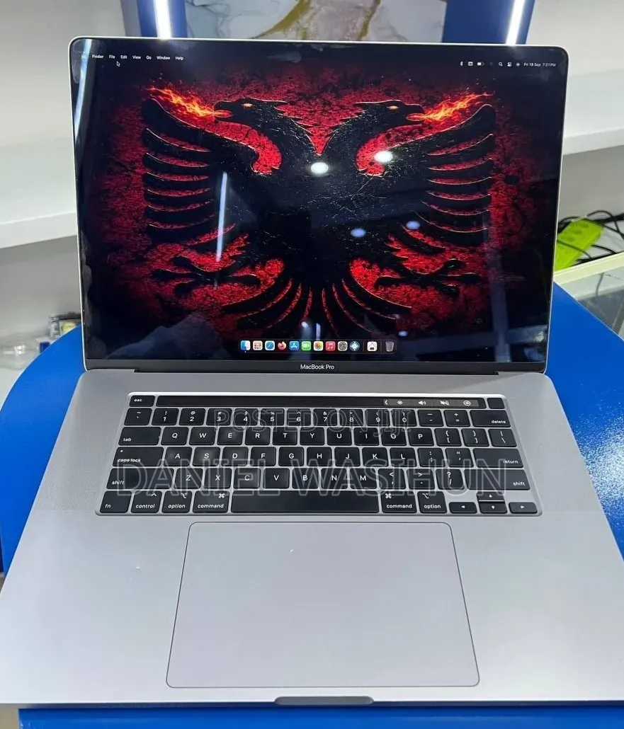 New Laptop Apple MacBook Pro 2019 32GB Intel Core i9 SSD 1T