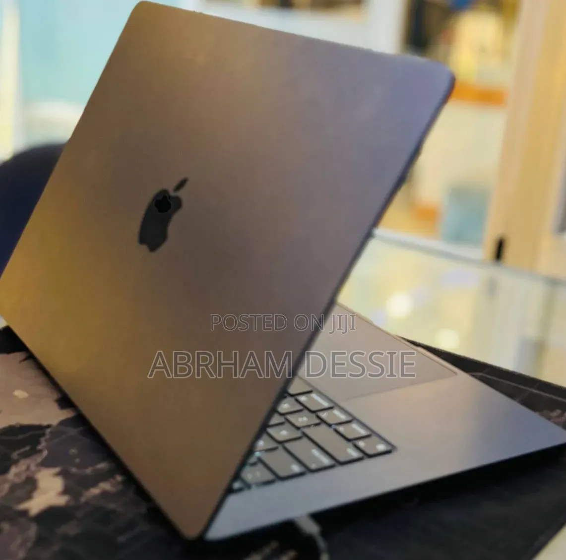 New Laptop Apple MacBook Air 2024 M3 8GB Apple M3 SSD 256GB