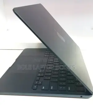 New Laptop Apple MacBook Air 2022 M2 8GB Intel Core i5 SSD 256GB