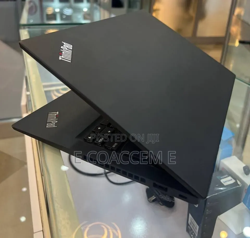 New Laptop Lenovo 16GB AMD Ryzen 5 SSD 512GB