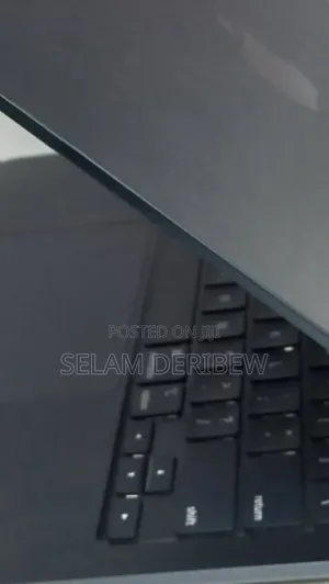 New Laptop Apple MacBook Air 2022 M2 8GB Apple M2 SSD 256GB