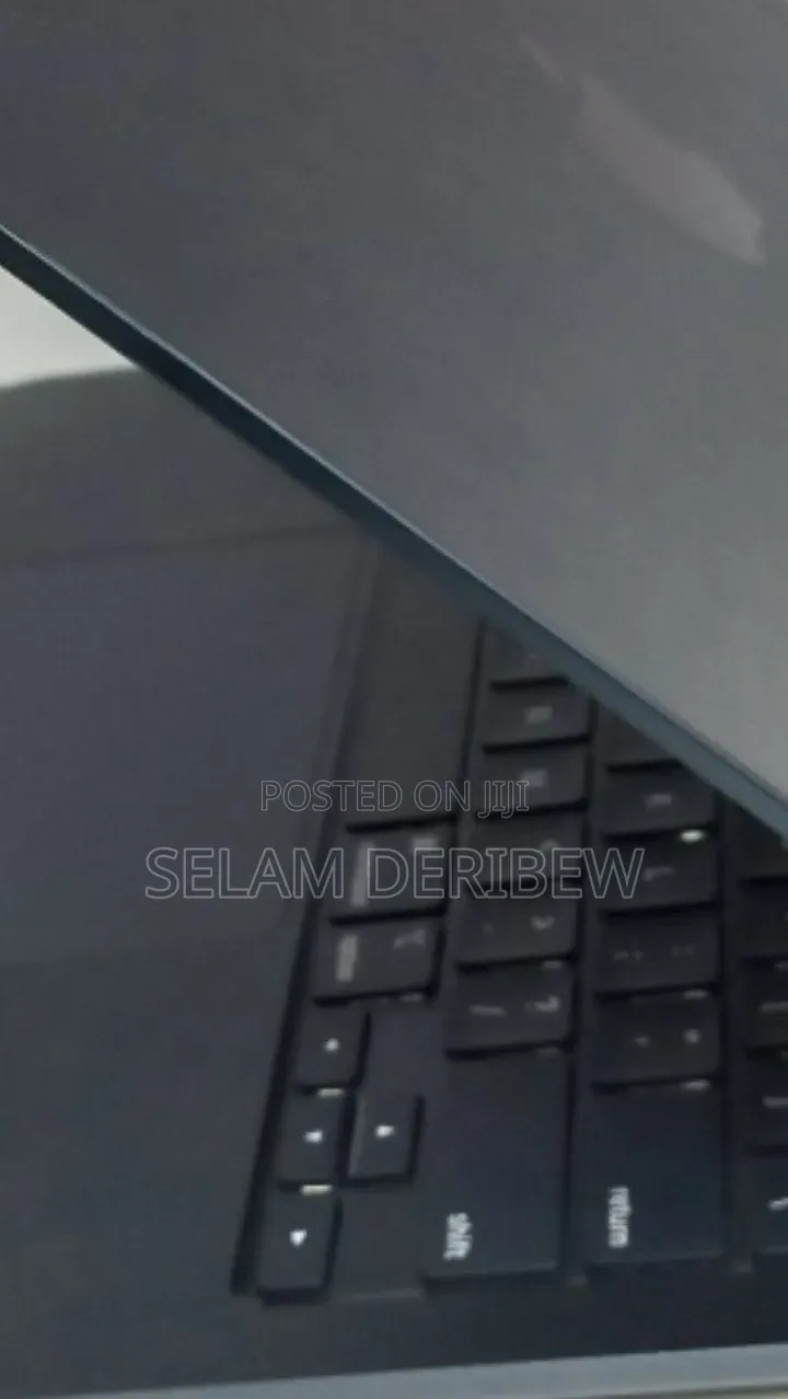 New Laptop Apple MacBook Air 2022 M2 8GB Apple M2 SSD 256GB