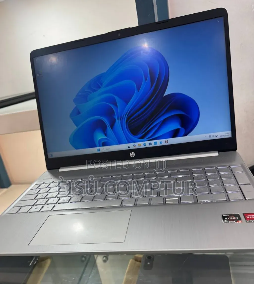 New Laptop HP Stream Notebook 8GB AMD Ryzen 5 SSD 512GB