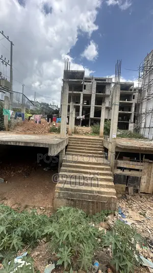 አስቸኳይ የሚሸጥ የሊዝ መሬት ቦታ ሲሚሲ ሚንስቴሮ ሰፈር