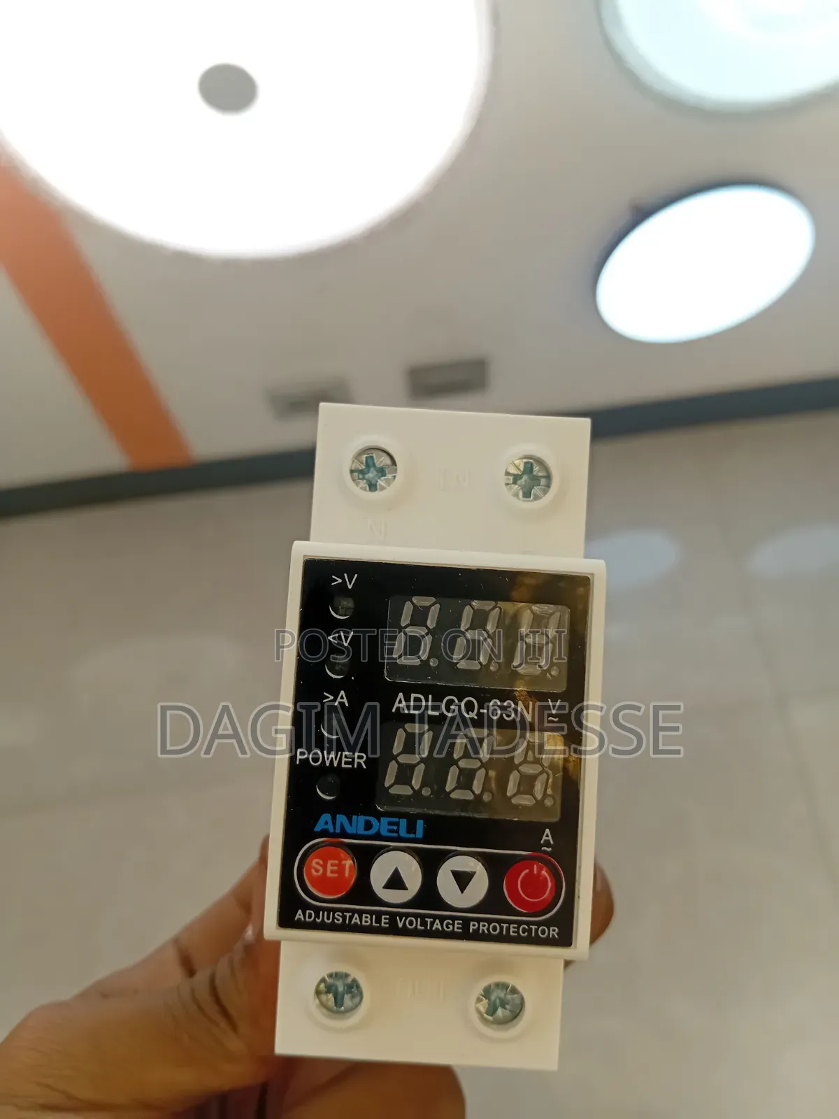 Voltage Protector ( Regulator)