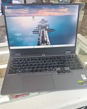 New Laptop Lenovo LOQ 15IRH8 16GB AMD Ryzen 5 SSD 512GB