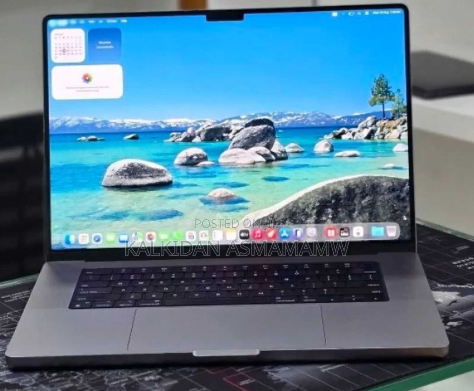 New Laptop Apple MacBook Pro 2022 M2 16GB Apple M2 SSD 512GB