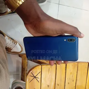 Samsung Galaxy M10 32 GB Blue