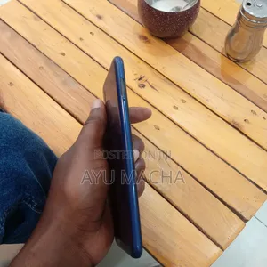 Samsung Galaxy M10 32 GB Blue