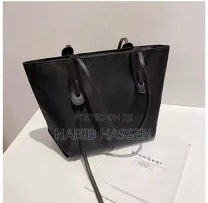 *Latest Shoulder Totes*