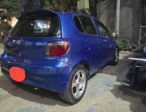 Toyota Vitz 2001 Blue