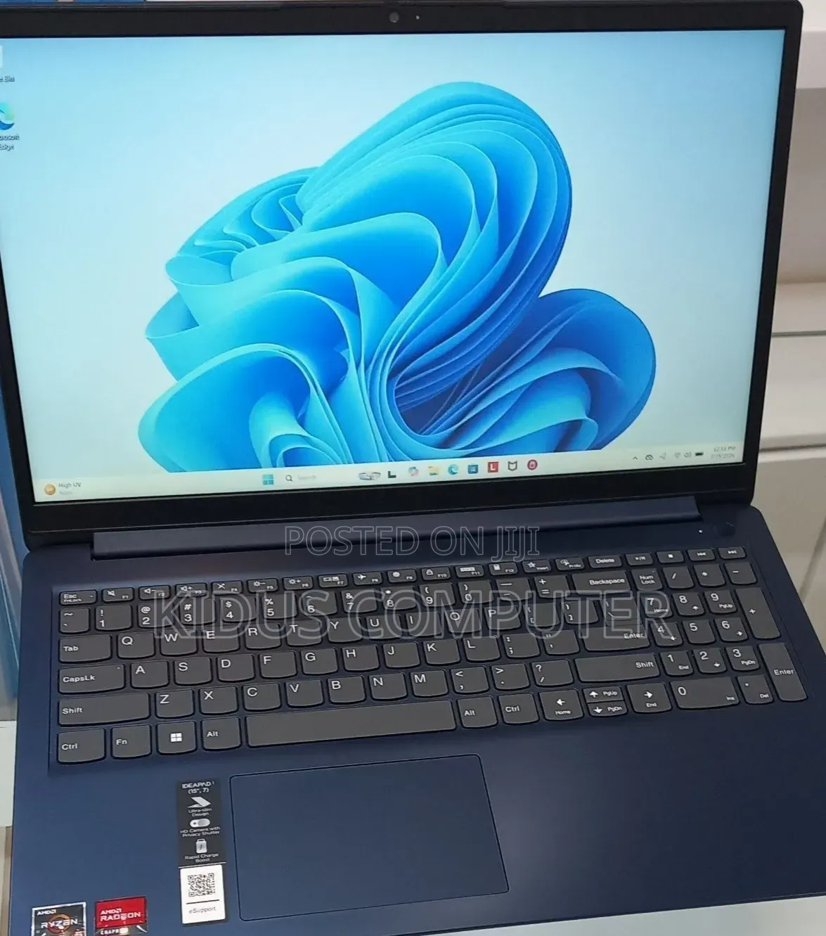 New Laptop Lenovo Ideapad 3 8GB AMD Ryzen 5 SSD 256GB