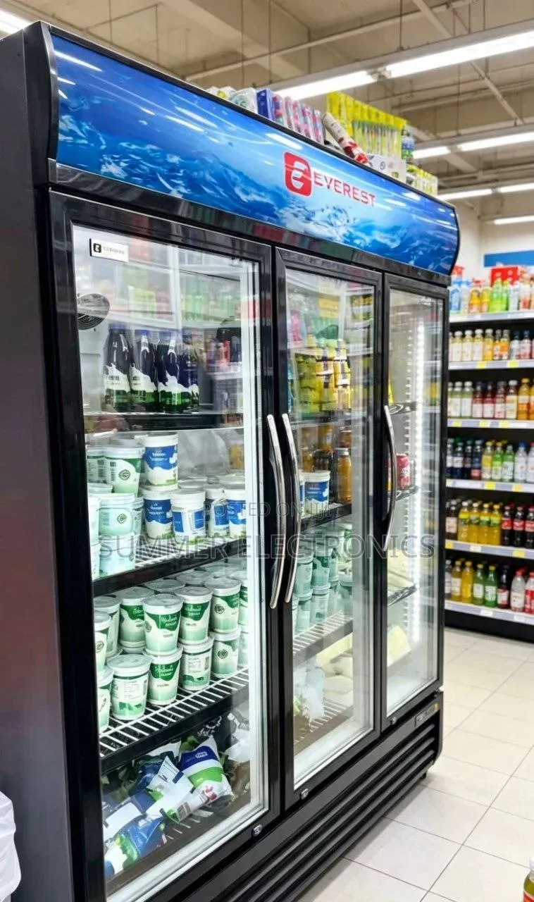Everest Showcase 1000l