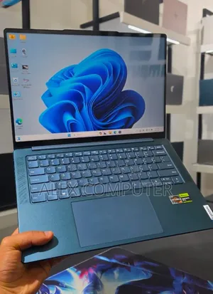 New Laptop Lenovo 16GB AMD Ryzen 7 SSD 512GB