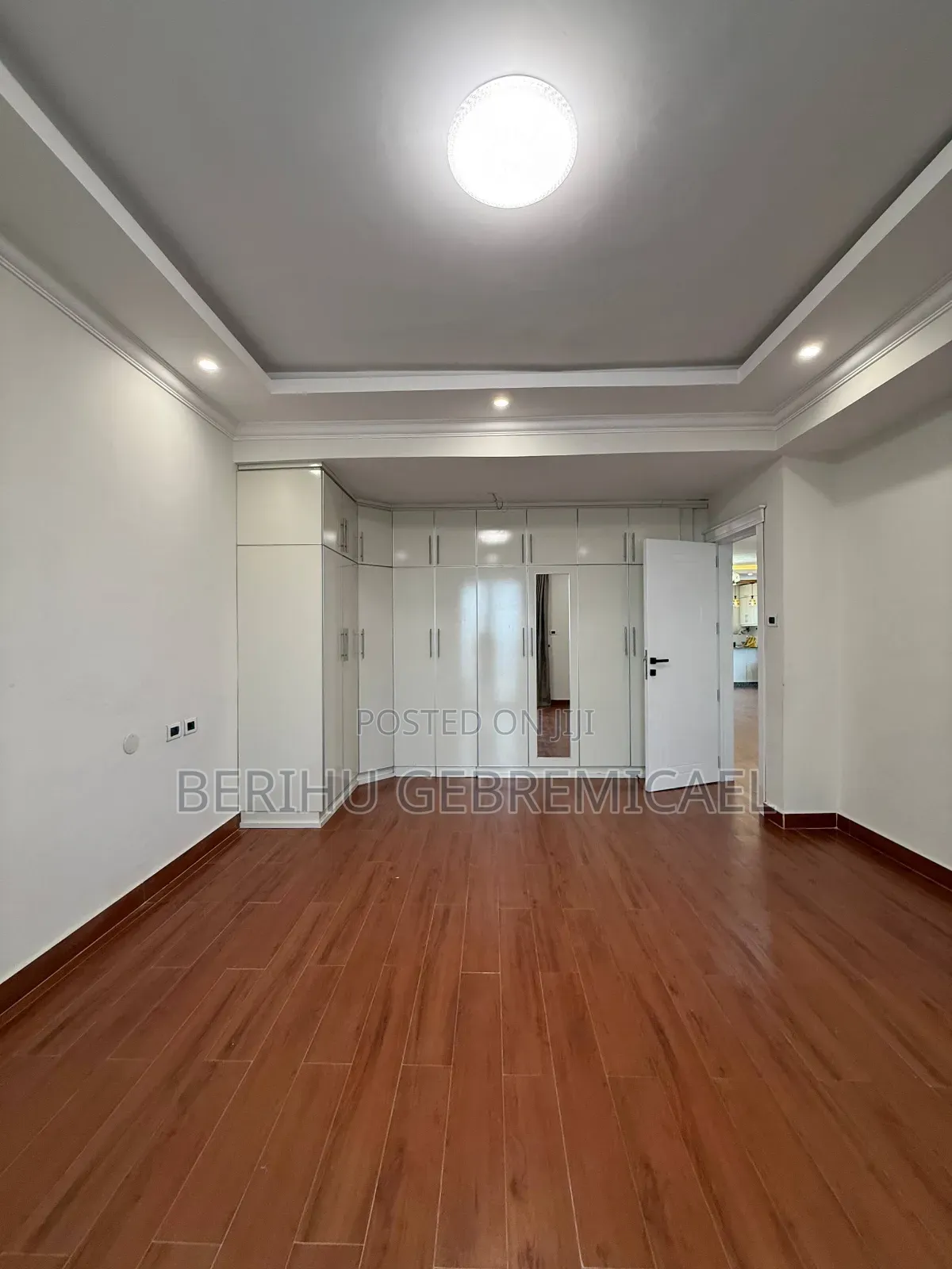 3bdrm Apartment in Yetebaberut, Bole for rent